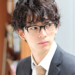 くせ毛の髪型メンズ・天然パーマをいかした爽やか人気ヘアアレンジ
