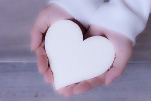 手の中のハート