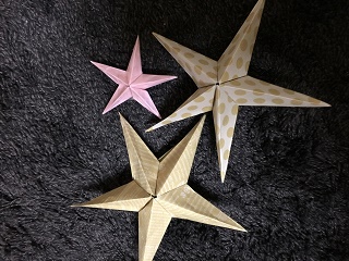 七夕飾りの折り紙で簡単に作れる笹の葉や星やくす玉の折り方とは