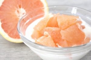 グレープフルーツとヨーグルト