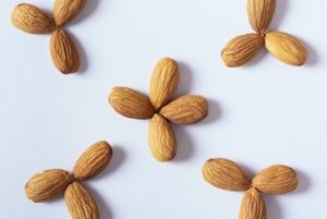 アーモンド