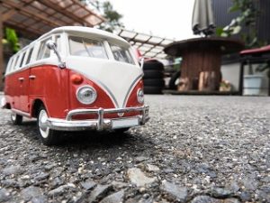 バスのおもちゃ